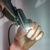 Ledlenser W1R Work Clip-Leuchte bei der Arbeit